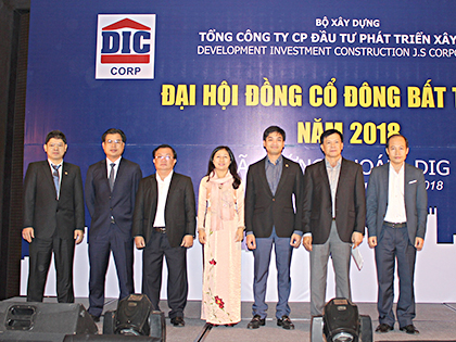 Thành viên Hội đồng quản trị DIC Corp nhiệm kỳ III (2018-2022) trong buổi lễ ra mắt.