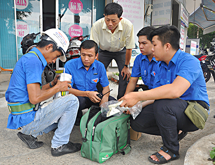 ĐVTN Công ty TNHH Camera Hoàng Phát tình nguyện lắp đặt không tính phí camera cho công trình thanh niên “Tuyến phố văn minh” trên tuyến đường Nguyễn Tất Thành (TP.Bà Rịa).