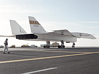 Một chiếc XB-70 Valkyrie.