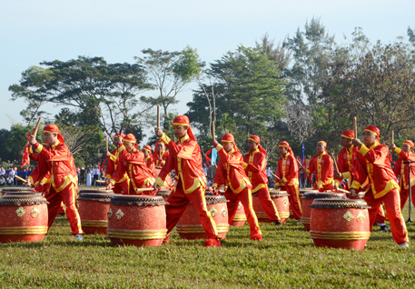 Tiết mục đánh trống tại lễ khai mạc Hội khỏe Phù Đổng.