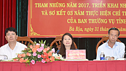 Chủ trì và điều hành hội nghị có các đồng chí: Nguyễn Thị Yến, Phó Bí thư Thường trực Tỉnh ủy, Trưởng Đoàn Đại biểu Quốc hội tỉnh, Nguyễn Văn Thọ, Trưởng Ban Nội chính Tỉnh ủy và Nguyễn Thanh Tịnh, Phó Chủ tịch UBND tỉnh.