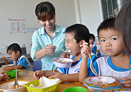 Bữa ăn của học sinh Trường MN Ánh Dương (ấp Thanh Bình 1, xã Bình Châu, huyện Xuyên Mộc).