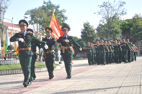 Lực lượng vũ trang tỉnh ra quân huấn luyện năm 2018. 