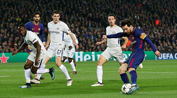 Messi hoàn tất cú đúp giúp Barca vào tứ kết một cách thuyết phục.