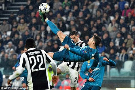 Siêu phẩm ngả bàn đèn của Ronaldo trong trận Juventus 0-3 Real Madrid.