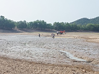 Hồ Sở Bông (huyện Đất Đỏ) cạn trơ đáy.