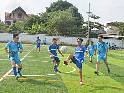 Trận bóng đá giữa Huyện Đoàn Châu Đức và Thành Đoàn Vũng Tàu.