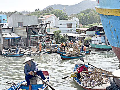 Kênh Bến Đình (TP. Vũng Tàu) là một trong những điểm nóng về ô nhiễm môi trường chậm khắc phục.