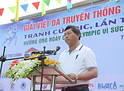 Đồng chí Phan Đức Hiền, Tỉnh ủy viên, Tổng Biên tập Báo BR-VT, Trưởng Ban tổ chức giải phát biểu khai mạc.