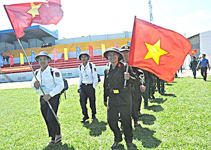 Tân binh huyện Xuyên Mộc hăng hái lên đường nhập ngũ.