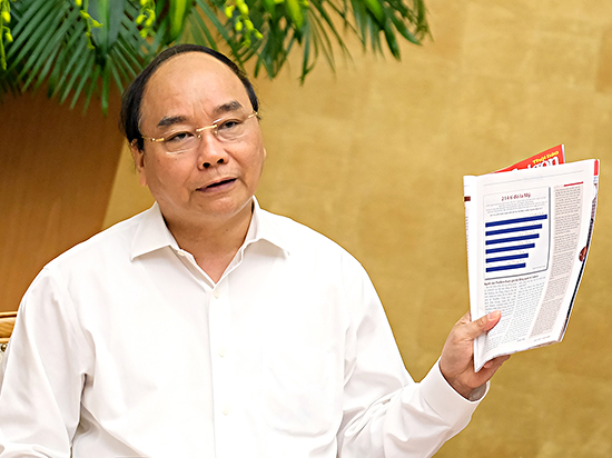 Thủ tướng Nguyễn Xuân Phúc phát biểu tại phiên họp. Ảnh: QUANG HIẾU