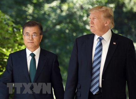 Tổng thống Mỹ Donald Trump và Tổng thống Hàn Quốc Moon Jae-in trong cuộc gặp tại Nhà Trắng.