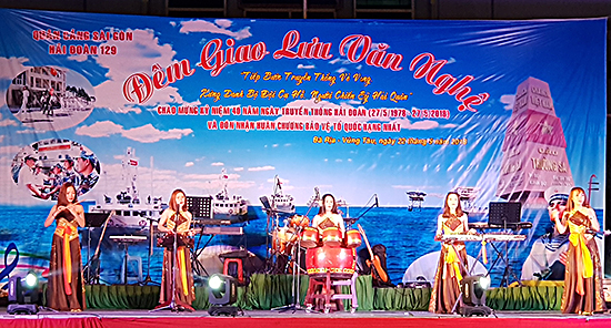 Biểu diễn nhạc cụ dân tộc của Đoàn Ca múa nhạc Bình Dương.
