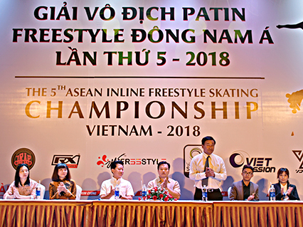 Đại diện Tổng cục Thể dục - Thể thao, Hiệp hội Liên đoàn Patin thế giới, Sở VH-TT, Sở Du lịch và Công ty CP Thể thao và Giải trí Viet Passion tại lễ khai mạc Giải.