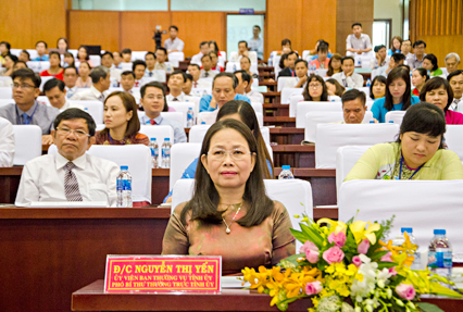 Đồng chí Nguyễn Thị Yến, Phó Bí thư Thường trực Tỉnh ủy, Trưởng Đoàn Đại biểu Quốc hội tỉnh tham dự Đại hội.