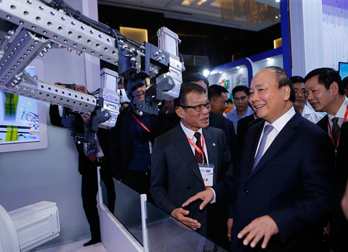 Thủ tướng Nguyễn Xuân Phúc dự Diễn đàn cấp cao và Triển lãm quốc tế về Công nghiệp 4.0.