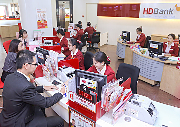 HD Bank được nhận đánh giá cao về văn hóa, môi trường làm việc, chế độ phúc lợi và nhiều hoạt động nội bộ sôi nổi dành cho nhân viên.