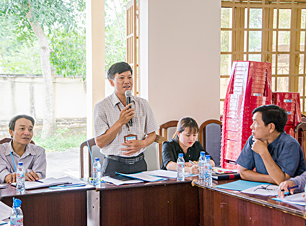 Ông Phạm Tiến Huynh, Phó Chủ tịch UBND xã Suối Rao phát biểu những thuận lợi, khó khăn và đề xuất của địa phương với Đoàn công tác tại buổi làm việc.