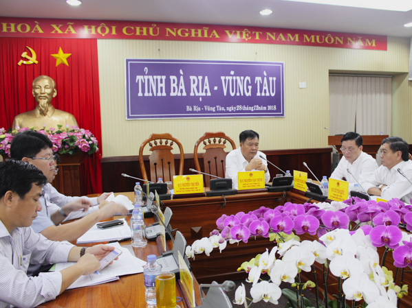 Đồng chí Nguyễn Văn Trình, Chủ tịch UBND tỉnh chủ trì hội nghị tại điểm cầu BR-VT.