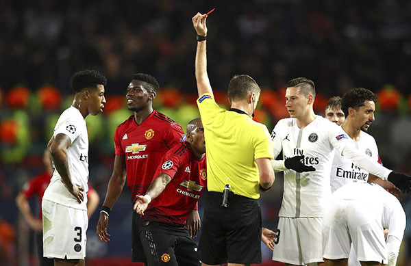 Với tấm thẻ đỏ của Pogba có thể là dấu chấm hết cho M.U ở Champions League mùa này.