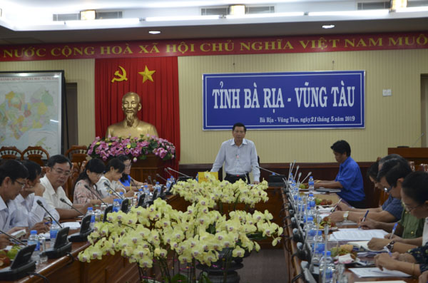 Đồng chí Trần Văn Tuấn, Phó Chủ tịch UBND tỉnh phát biểu kết luận cuộc họp.
