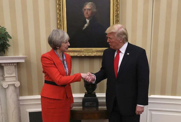 Tổng thống Mỹ Donald Trump và Thủ tướng Anh Theresa May.
