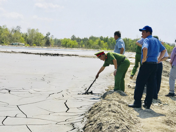 Đoàn giám sát HĐND tỉnh kiểm tra công tác cải tạo môi trường tại khu vực cống số 6 vào tháng 5/2019. 
