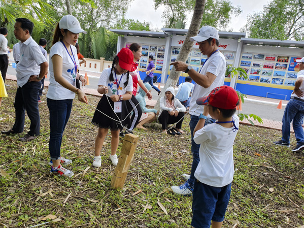 Một gia đình tham gia phần thi thể thao tại Ngày hội Gia đình Việt Nam 28/6 năm 2019 do Sở VH-TT vừa tổ chức.