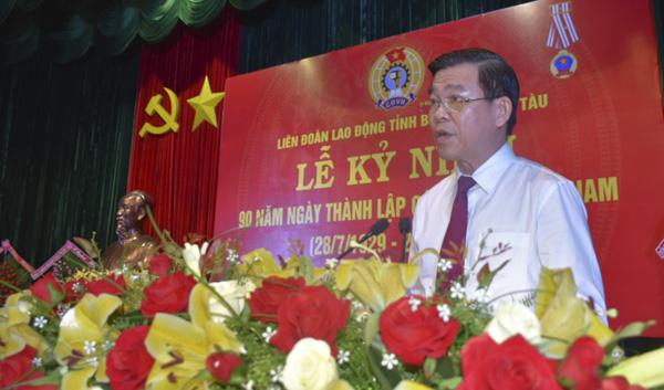 Ông Nguyễn Hồng Lĩnh phát biểu tại Lễ kỷ niệm 90 năm Ngày thành lập CĐ Việt Nam.