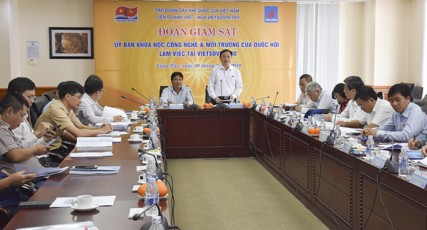 : Ông Phan Xuân Dũng, Chủ nhiệm Ủy ban KHCN & MT của Quốc hội phát biểu tại buổi làm việc.