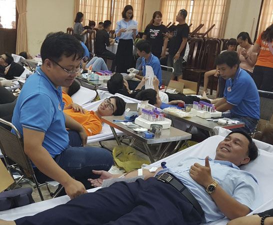 Người dân TP. Vũng Tàu tham gia hiến máu tình nguyện  sáng 9/8.
