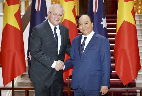 Thủ tướng Nguyễn Xuân Phúc và Thủ tướng Australia Scott Morrison. Ảnh: QUANG HIẾU