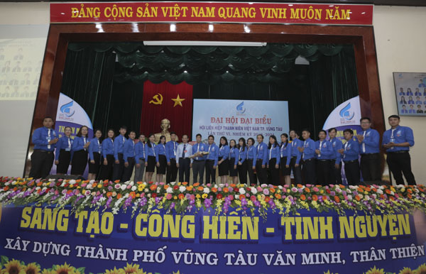  Ban Chấp hành Hội LHTN Việt Nam TP.Vũng Tàu, nhiệm kỳ 2019-2024 ra mắt đại hội. Ảnh: KHA SAN
