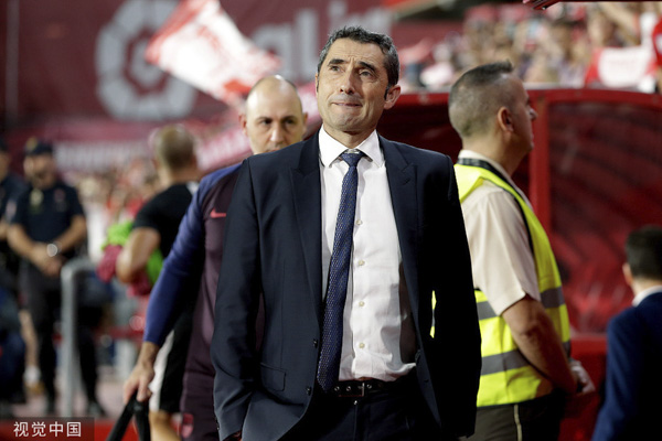 HLV Ernesto Valverde chưa tìm ra giải pháp để giúp Barcelona thoát khỏi khủng hoảng.