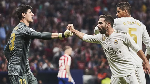 HLV Zinedine Zidane biến Real thành cỗ máy phòng ngự siêu hạng.
