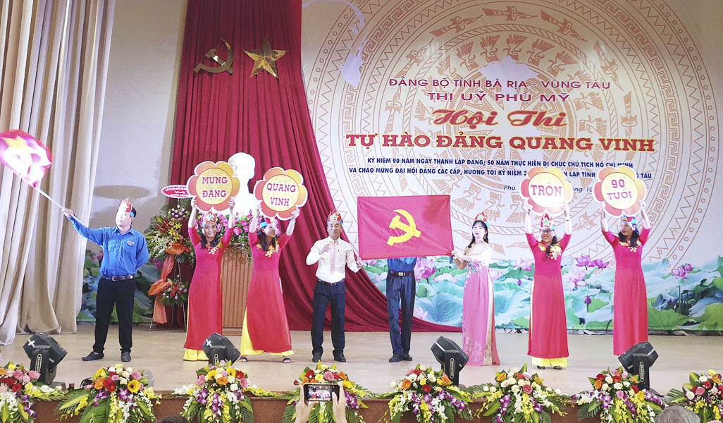 Phần thi tự giới thiệu “Báo công dâng Đảng” của Đảng bộ phường Tân Phước.