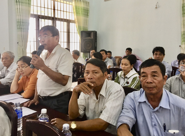 Ông Nguyễn Tiến (xã Bình Ba, huyện Châu Đức) nêu ý kiến về việc vướng mắc trong vay vốn ngân hàng để đầu tư sản xuất nông nghiệp tại buổi đối thoại.