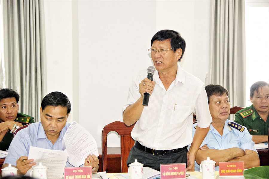 Đại diện Sở NN-PTNT phát biểu ý kiến trong buổi làm việc với Đoàn khảo sát của Bộ Quốc phòng.