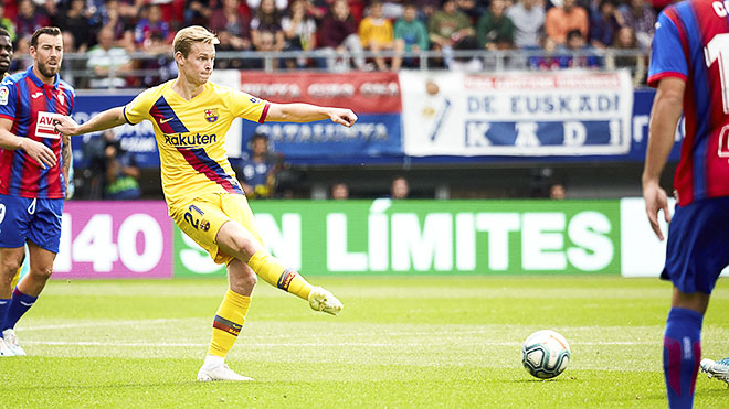 Frenkie de Jong đang có ảnh hưởng lớn ở Barcelona.