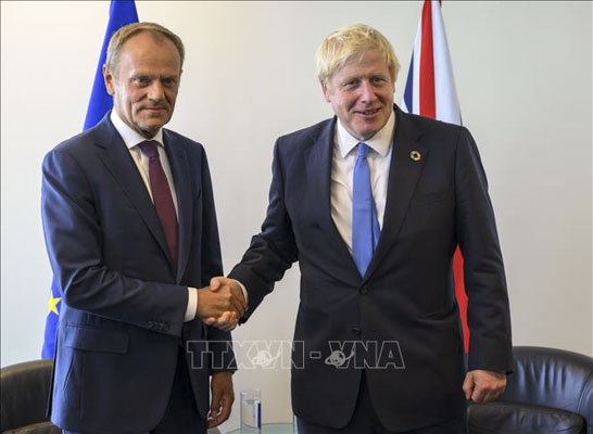  Thủ tướng Anh Boris Johnson (phải) và Chủ tịch Hội đồng châu Âu Donald Tusk trong cuộc gặp tại New York, Mỹ, ngày 23/9/2019.  (Nguồn: AFP)