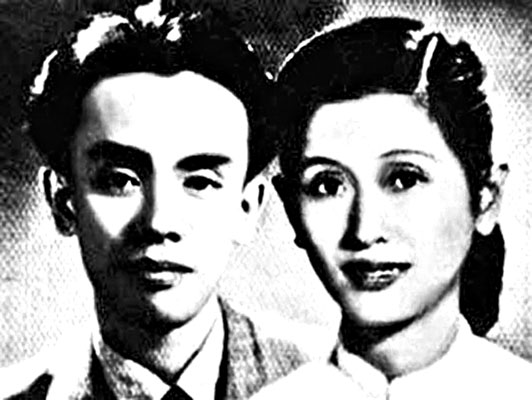 Vợ chồng nhạc sĩ Hoàng Việt năm 1950.