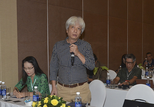 Nhà giáo ưu tú Nguyễn Trung Phan (ĐH Sân khấu Điện ảnh TP. Hồ Chí Minh) phát biểu ý kiến tại hội thảo.