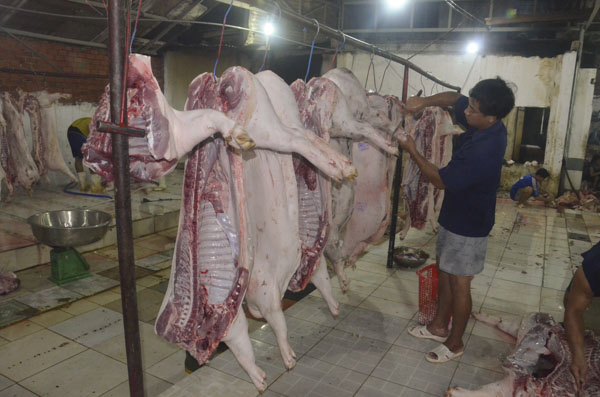 Một cơ sở giết mổ gia súc trên đường Dương Vân Nga (phường Rạch Dừa,  TP.Vũng Tàu) nằm ngay trong khu dân cư, bị người dân phản ánh gây ô nhiễm.