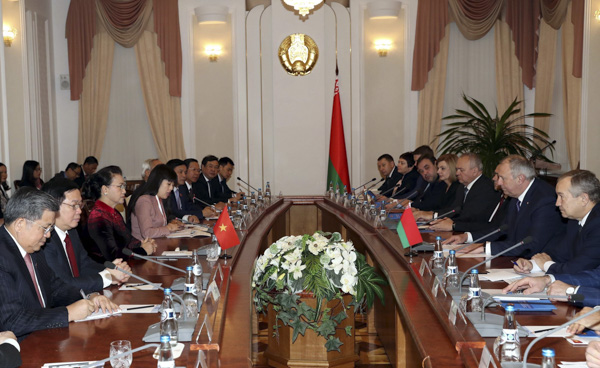 Chủ tịch Quốc hội Nguyễn Thị Kim Ngân hội kiến Thủ tướng Cộng hòa Belarus Sergey Nikolayevich Rumas. Ảnh: TRỌNG ĐỨC