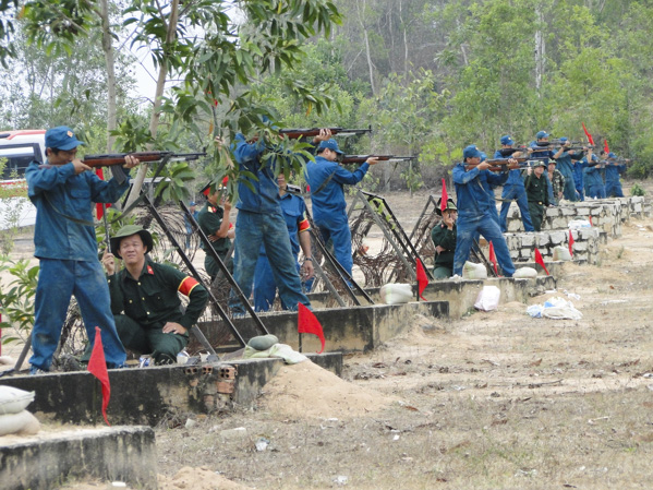 LLVT TP. Bà Rịa tham gia huấn luyện bắn đạn thật.