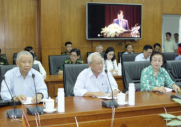 Các đồng chí nguyên lãnh đạo tỉnh tham dự Hội nghị tại điểm cầu Bà Rịa - Vũng Tàu.