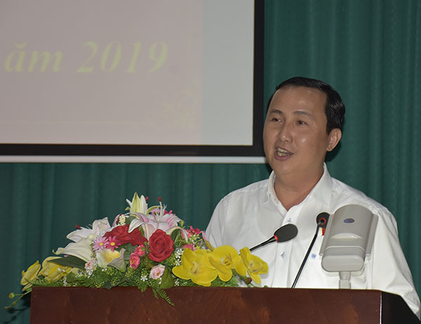 Ông Lê Hoàng Hải, Bí thư Thị ủy Phú Mỹ phát biểu khai mạc hội nghị.
