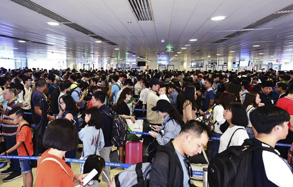 Nhu cầu đi lại bằng đường hàng không vào mỗi dịp Tết Nguyên đán luôn rất cao.