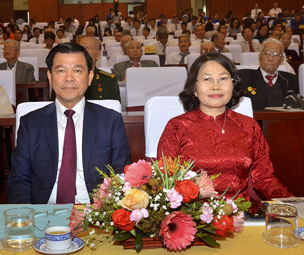 Ông Nguyễn Hồng Lĩnh, Ủy viên Trung ương Đảng, Bí thư Tỉnh ủy, Chủ tịch HĐND tỉnh và bà Nguyễn Thị Yến, Phó Bí thư Thường trực Tỉnh ủy, Trưởng Đoàn ĐBQH tỉnh tham dự họp mặt.