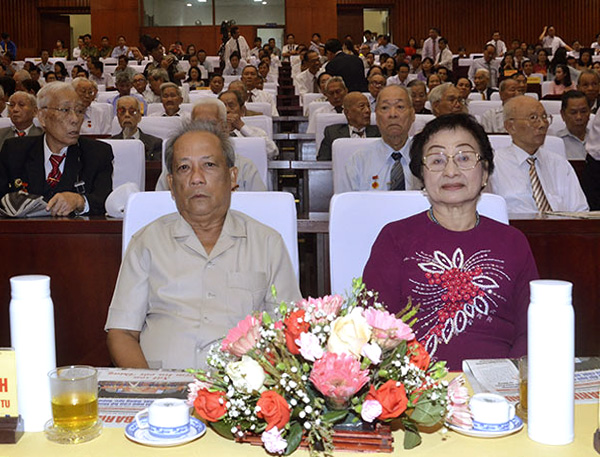 Ông Nguyễn Tuấn Minh, nguyên Ủy viên Trung ương Đảng, nguyên Bí thư Tỉnh ủy và bà Phạm Thị Sơn, nguyên Ủy viên Trung ương Đảng, Phó Chủ tịch Trung ương Hội Người cao tuổi Việt Nam tham dự họp mặt.